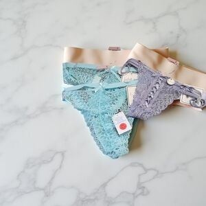 New 3 pair Elegant Lace Thong Panties Size large 2  Blue and  1 Purple